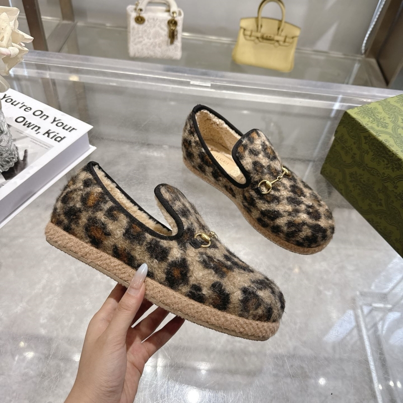 Gvc*1 flat shoes